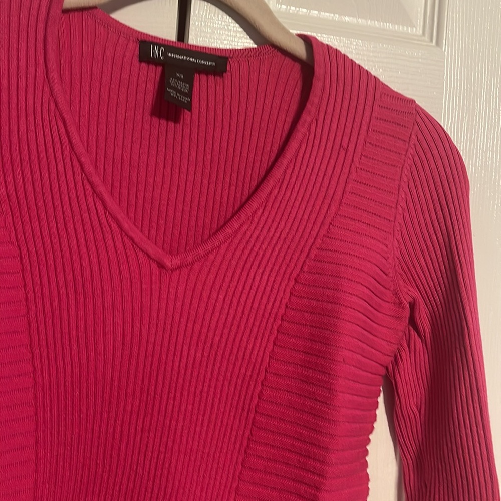 INC International concepts v neck ribbed fuchsia pink in size XS NWOT - Picture 4 of 6